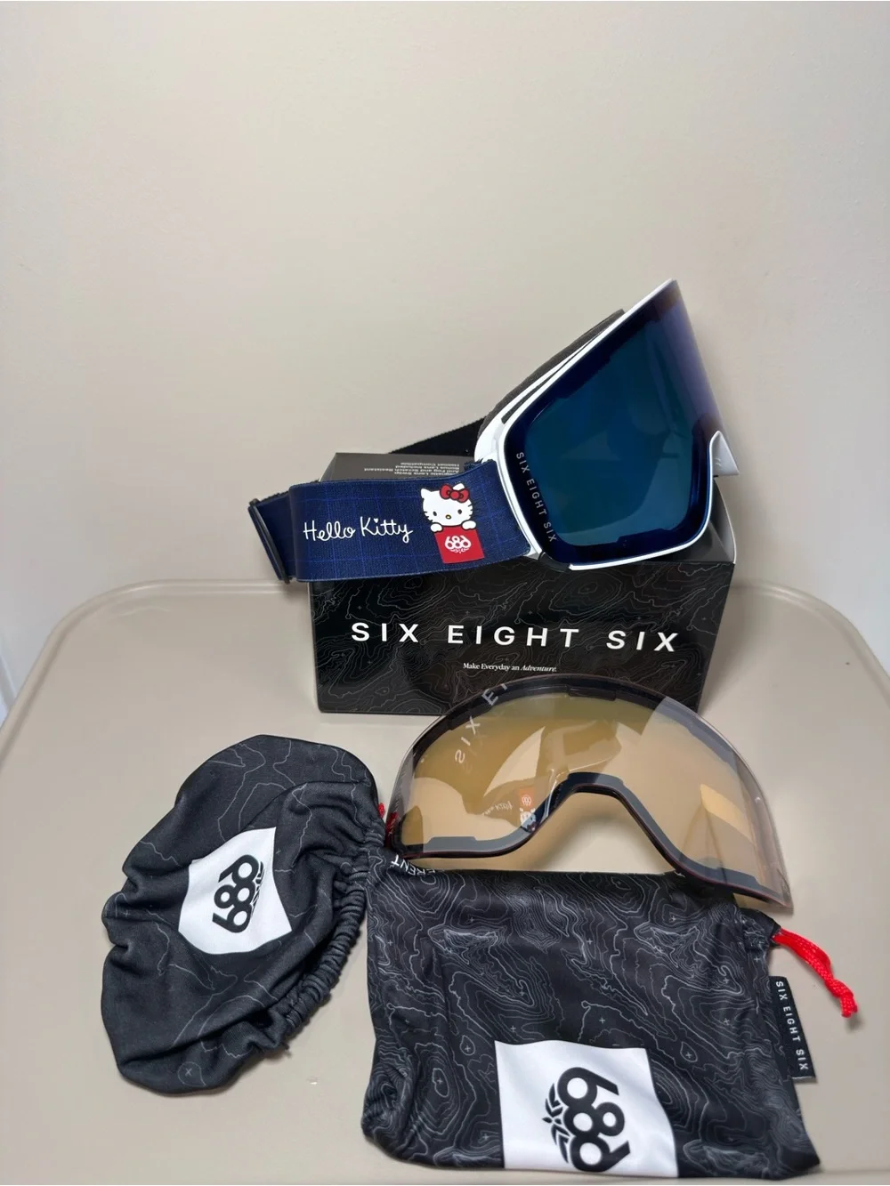 Hello Kitty 686 magnetic ski goggles